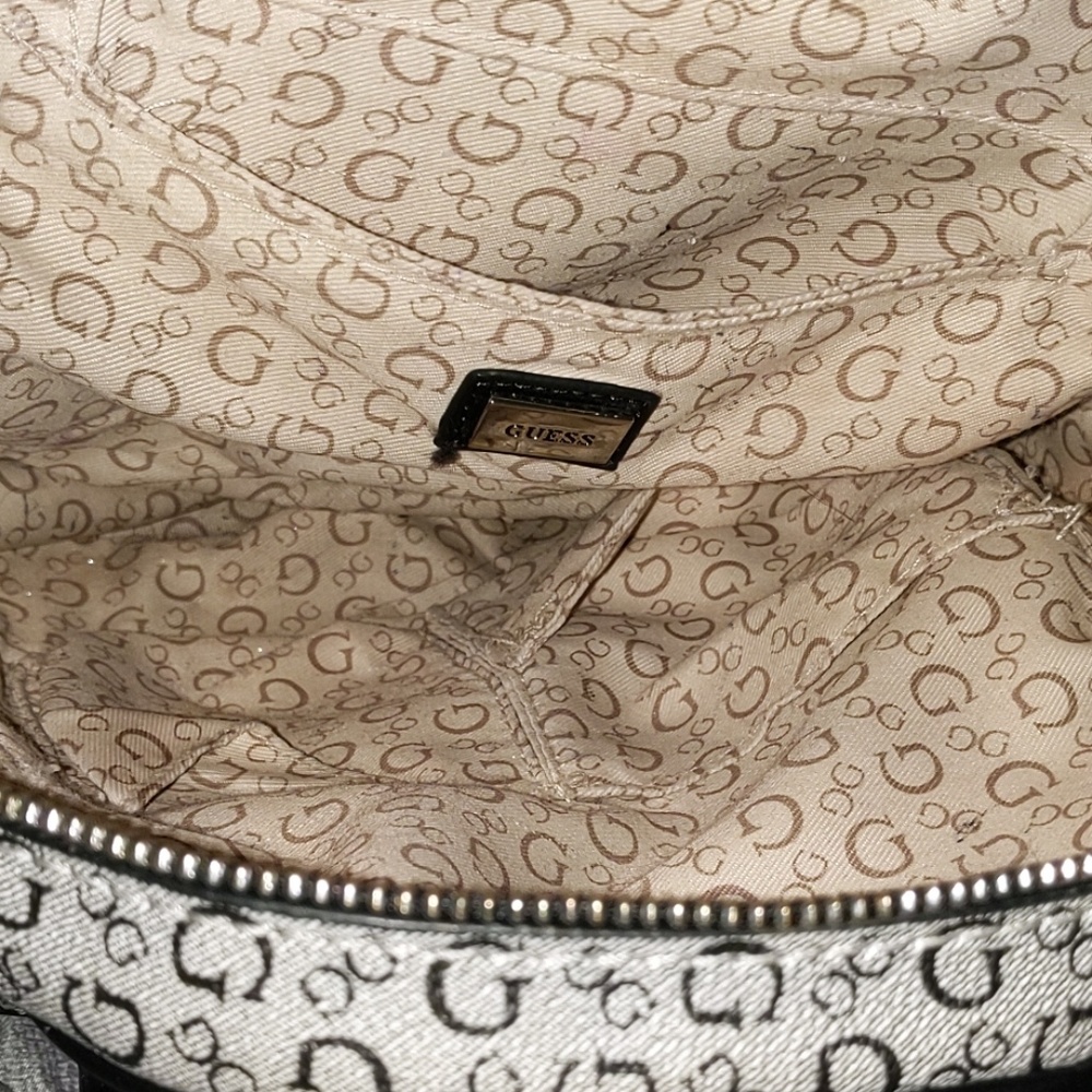 Guess - Picture 4 of 4
